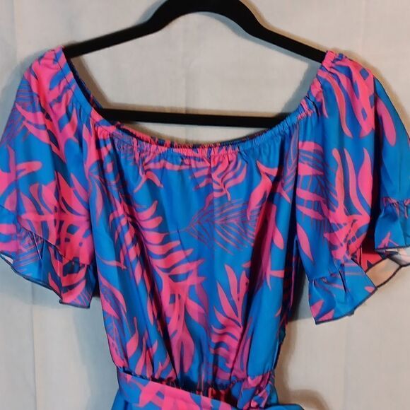 Off The Shoulder Hawaiian Short Romper - Picture 3 of 7